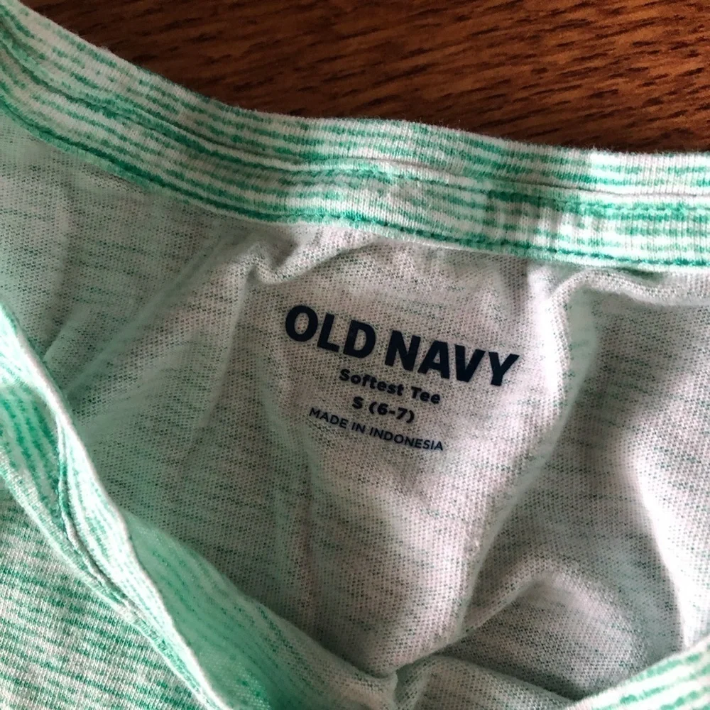 Old Navy green space dye short sleeve softest tee in size S (6/7)